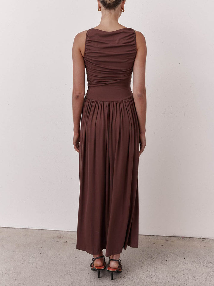 Elegante geplooide mouwloze maxi-jurk