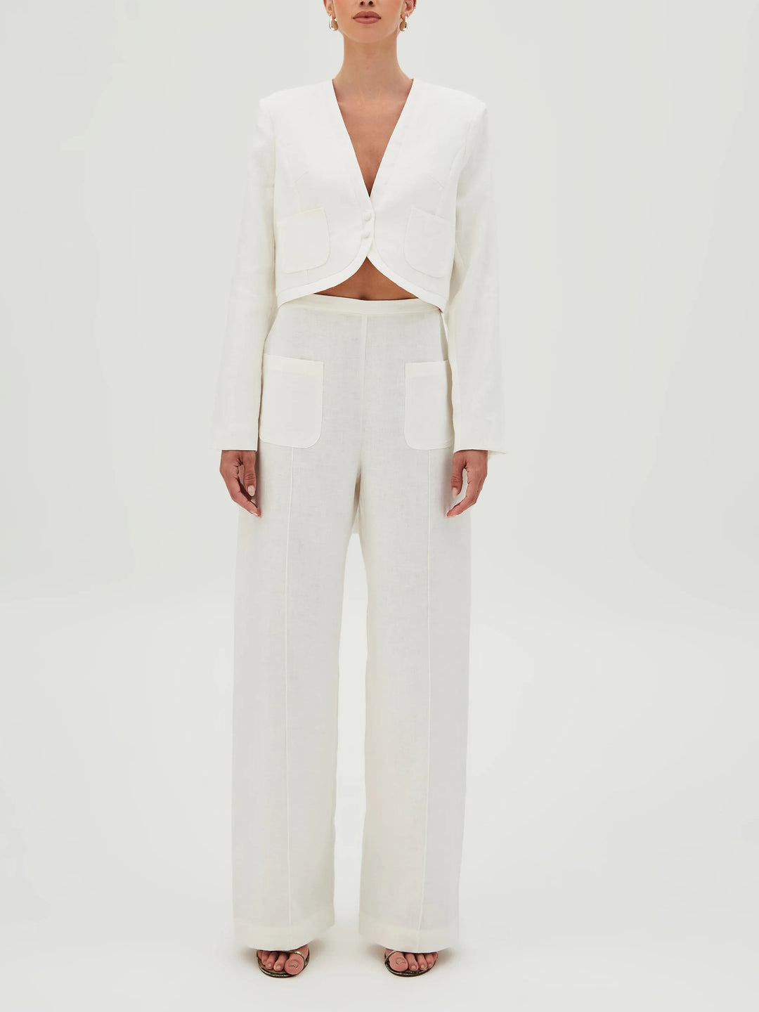 Elegant Cropped V-Neck Buttoned Blazer