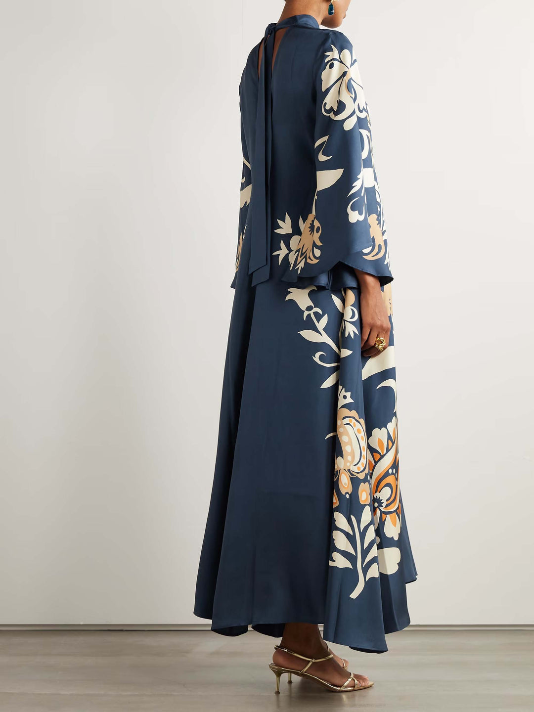 Vintage Floral Print Neckline Flowy Maxi Dress