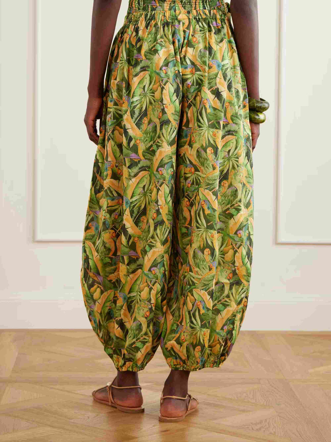 Exquisite Tropical Parrot Print Ruffle Top & Lantern Pants Two-Piece Set