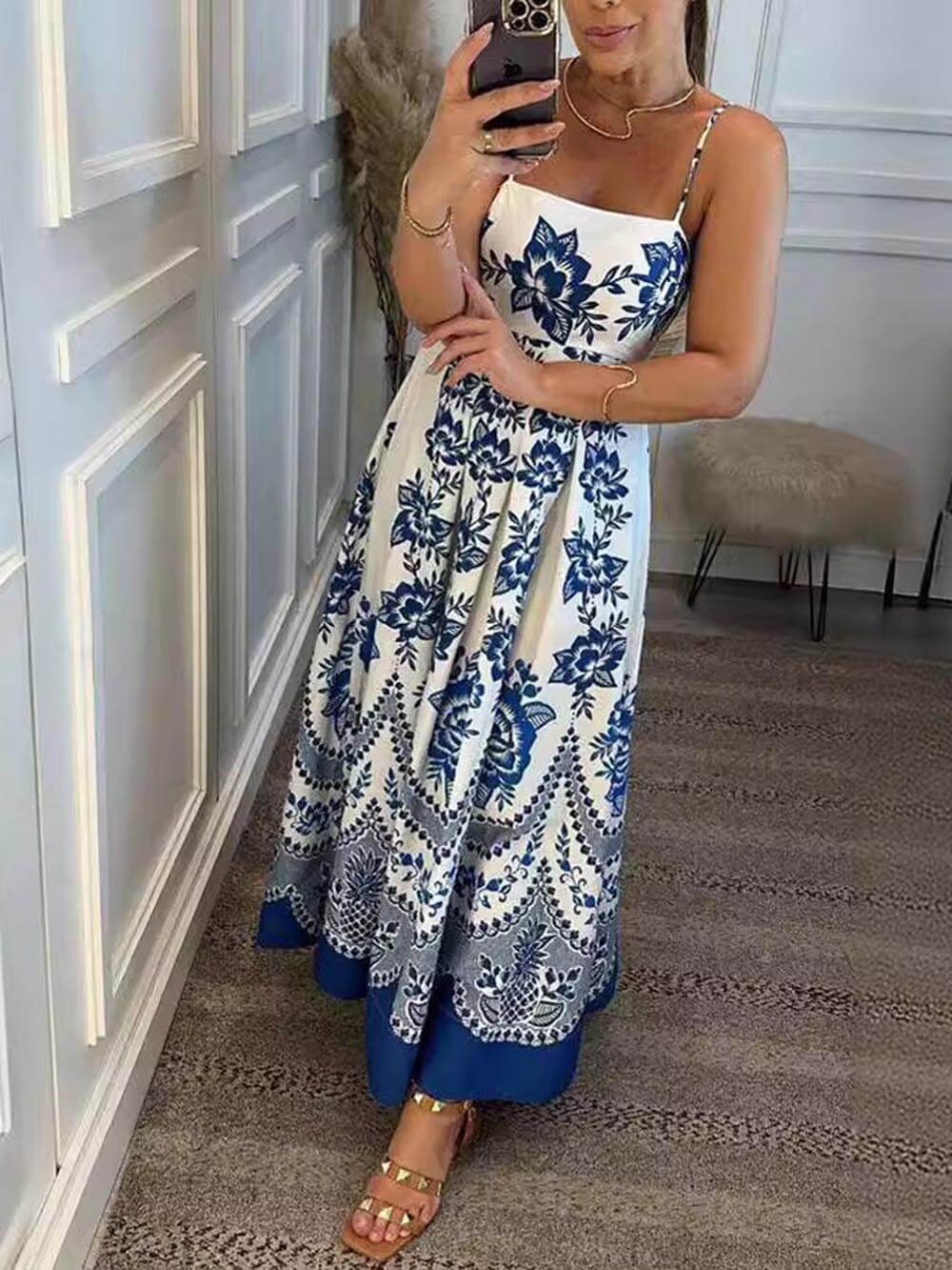 Vestido midi solto com estampa floral étnica nas costas