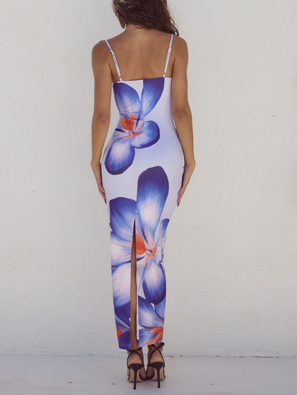 Robe mi-longue à bretelles à imprimé floral violet Unique