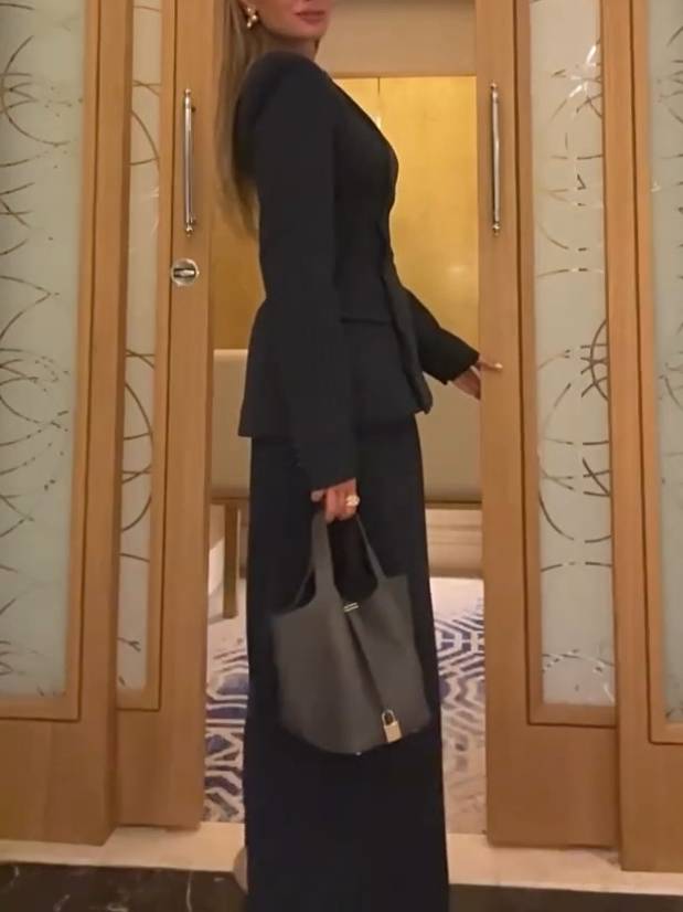 Striped Slim Fit Blazer And Skirt Suit-Blazer