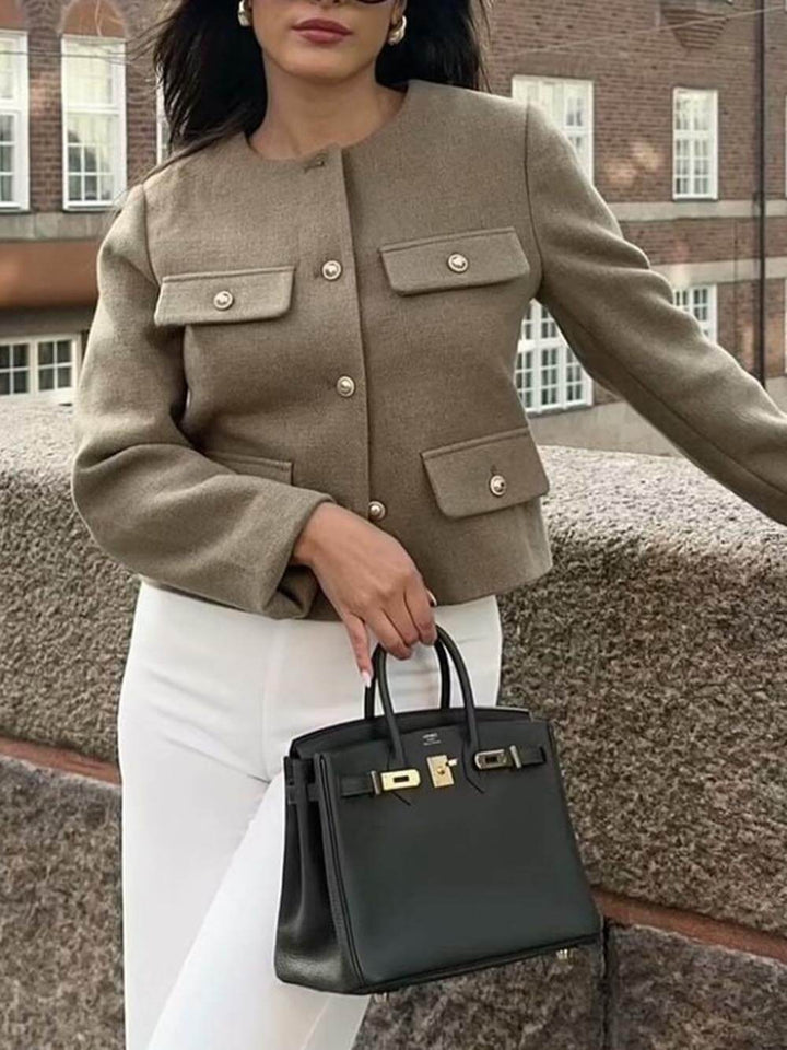 Krátká bunda s knoflíkem ve stylu Chanel