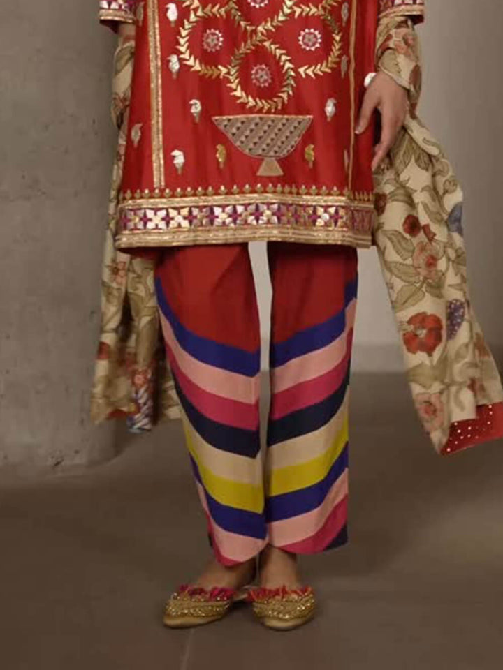 Unique Ethnic-Print Loose Mid-Length Top