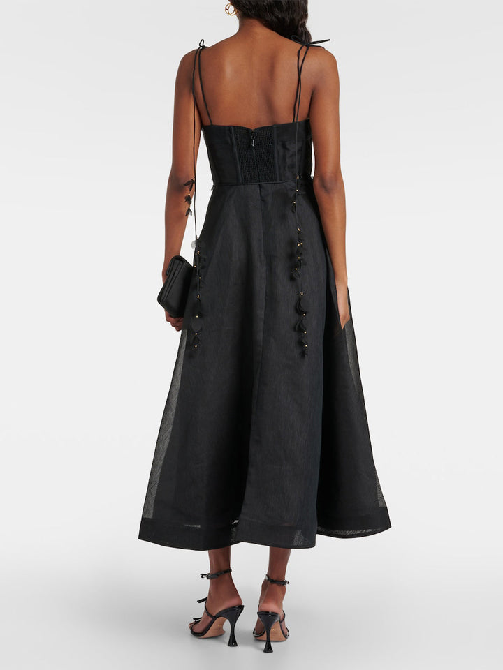 Robe mi-longue à pétales élégante et sophistiquée