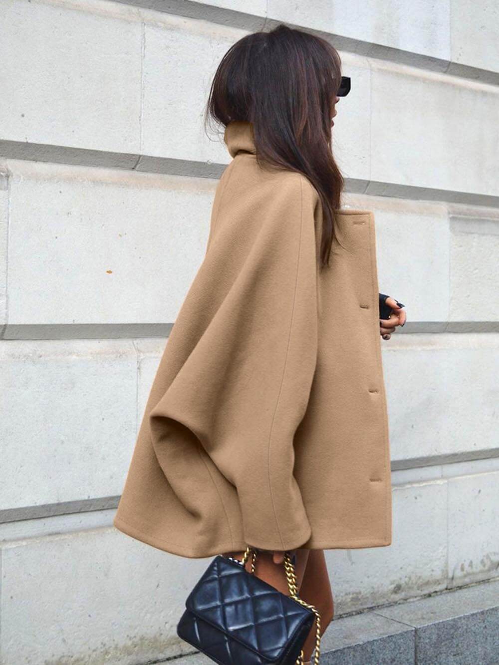 Cappotto cardigan con maniche a pipistrello con risvolto in lana alla moda e di fascia alta