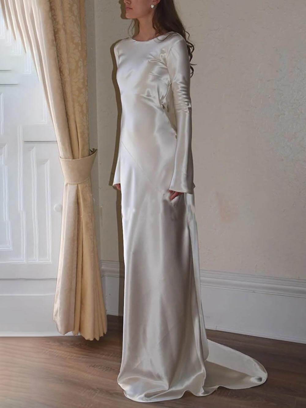 Vestido maxi elegante e requintado de cetim sem costas com decote redondo