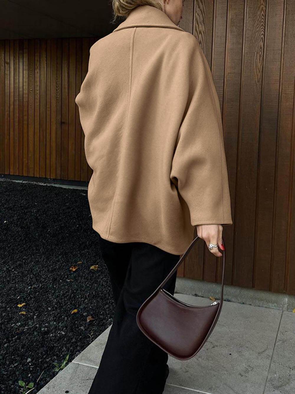 Cappotto cardigan con maniche a pipistrello con risvolto in lana alla moda e di fascia alta