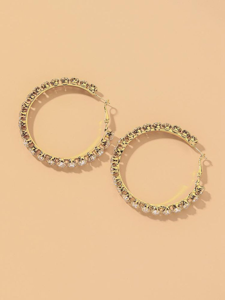 Übertriebene Diamant-Silbernadel-Ohrringe mit großem Kreis