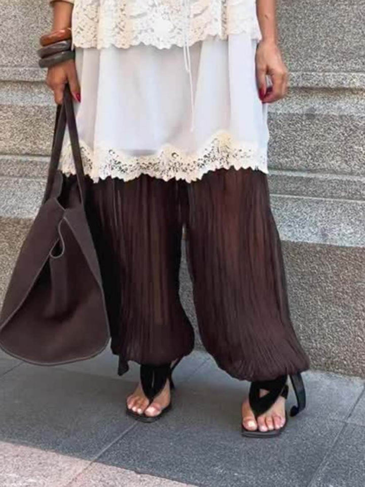 Delicate Lace Paneled Loose-Fitting Tank Top